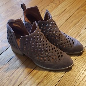 Jeffrey Campbell Taupe Booties Size 9